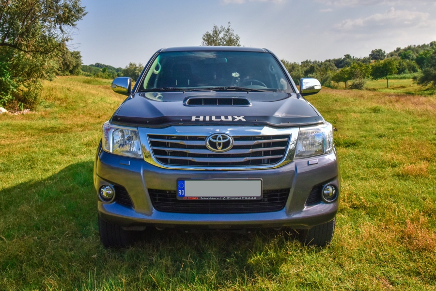 [Imagine: toyota_hilux_3.0_at_02.jpg]